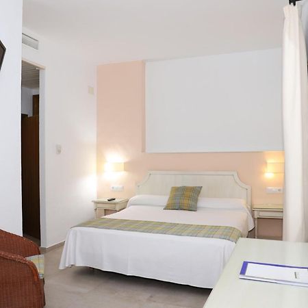 Hostal Dona Lola Marina Zahara de los Atunes Ngoại thất bức ảnh