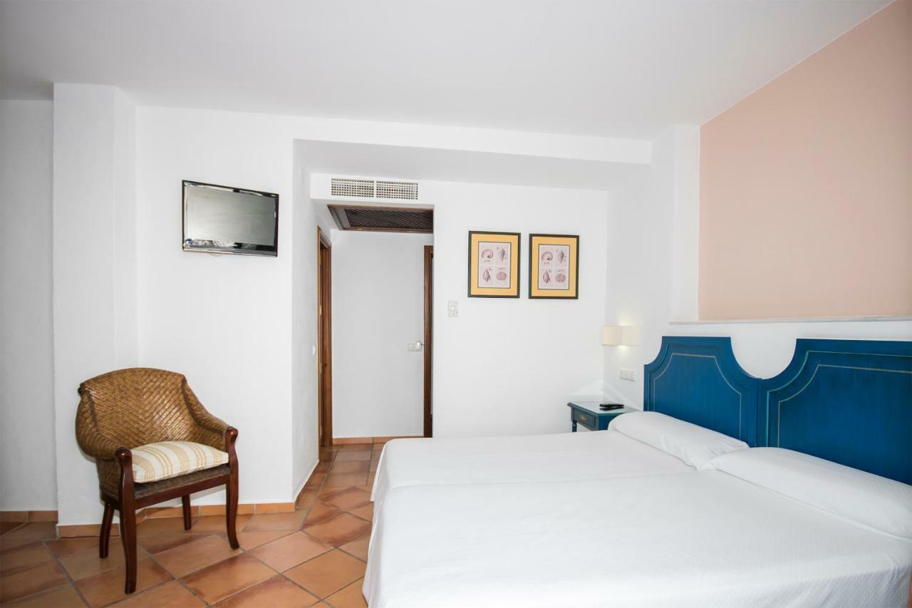 Hostal Dona Lola Marina Zahara de los Atunes Ngoại thất bức ảnh
