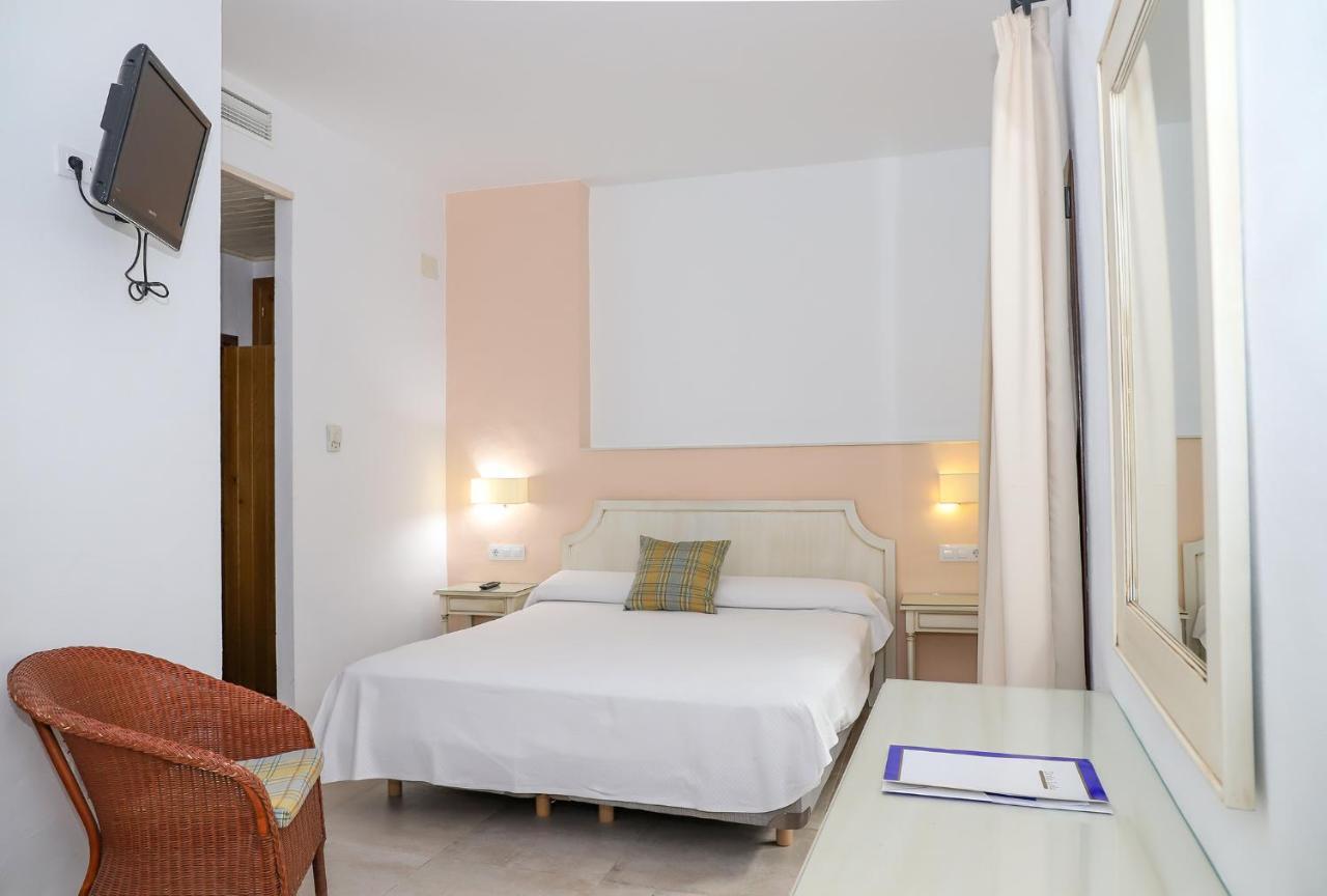 Hostal Dona Lola Marina Zahara de los Atunes Ngoại thất bức ảnh