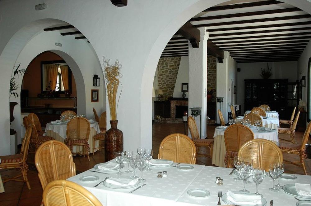 Hostal Dona Lola Marina Zahara de los Atunes Ngoại thất bức ảnh